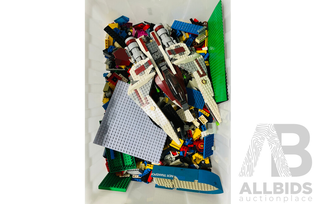 Collection Approx 8KG Mixed Lego Pieces