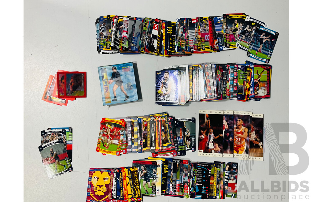 Collection of AFL Trading Cards and Holographic Fridge Magnets From a Variety of Teams