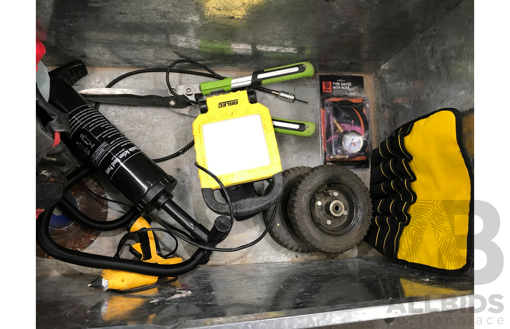 Full Boar Large Aluminium Tool Chest with Various Tools