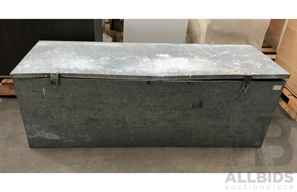 Full Boar Large Aluminium Tool Chest with Various Tools