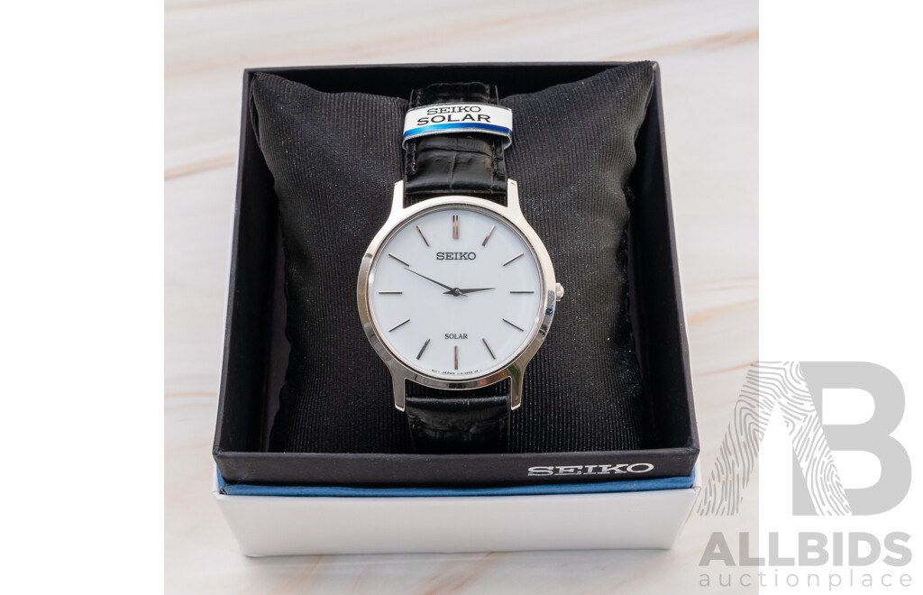 Seiko Solar Watch, SUP873P1, V115-0BE0, Water Resist 30M, Hardlex Cystal - as New Boxed