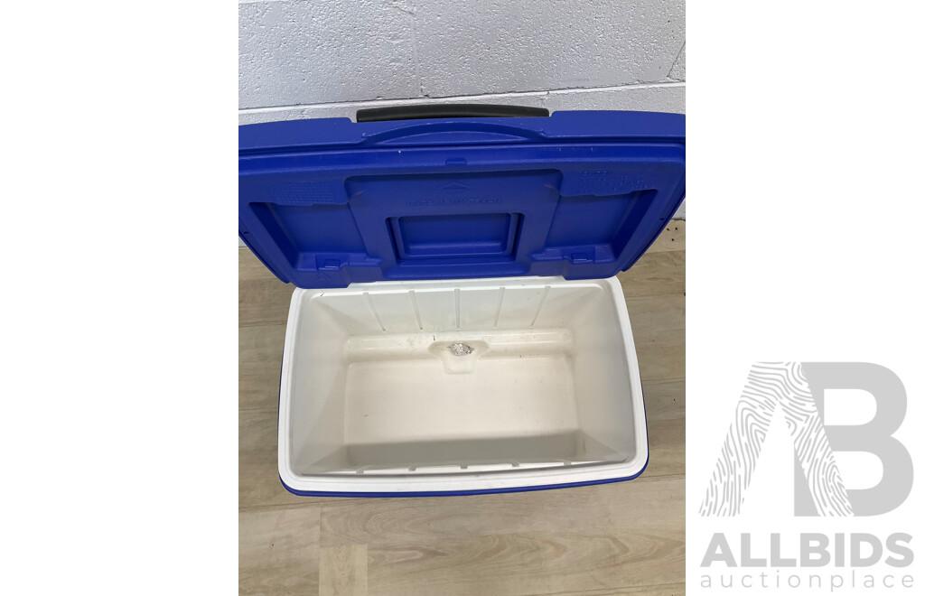 WILLOW 50L Quick Serve Wheelie Cooler