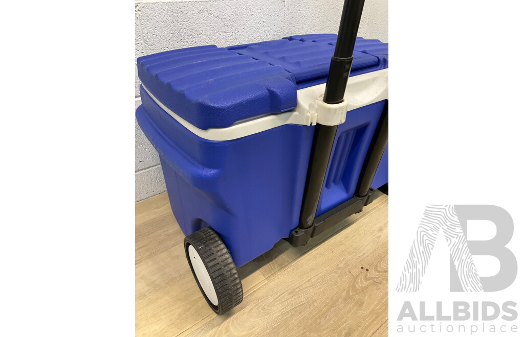 WILLOW 50L Quick Serve Wheelie Cooler