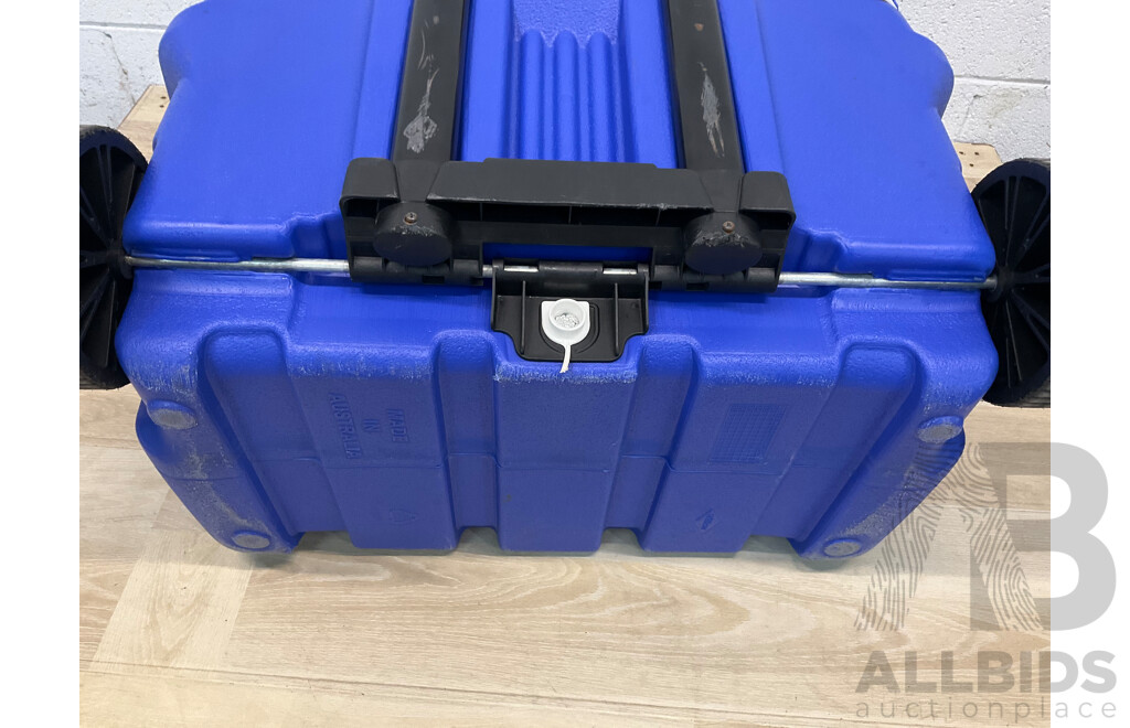 WILLOW 50L Quick Serve Wheelie Cooler