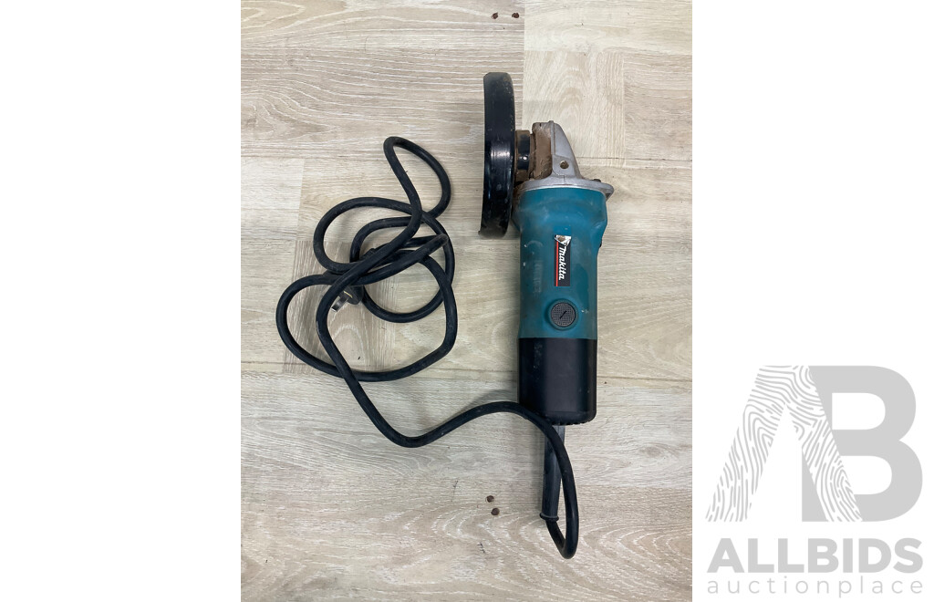 Makita 540W 125mm Angle Grinder (9525NB)