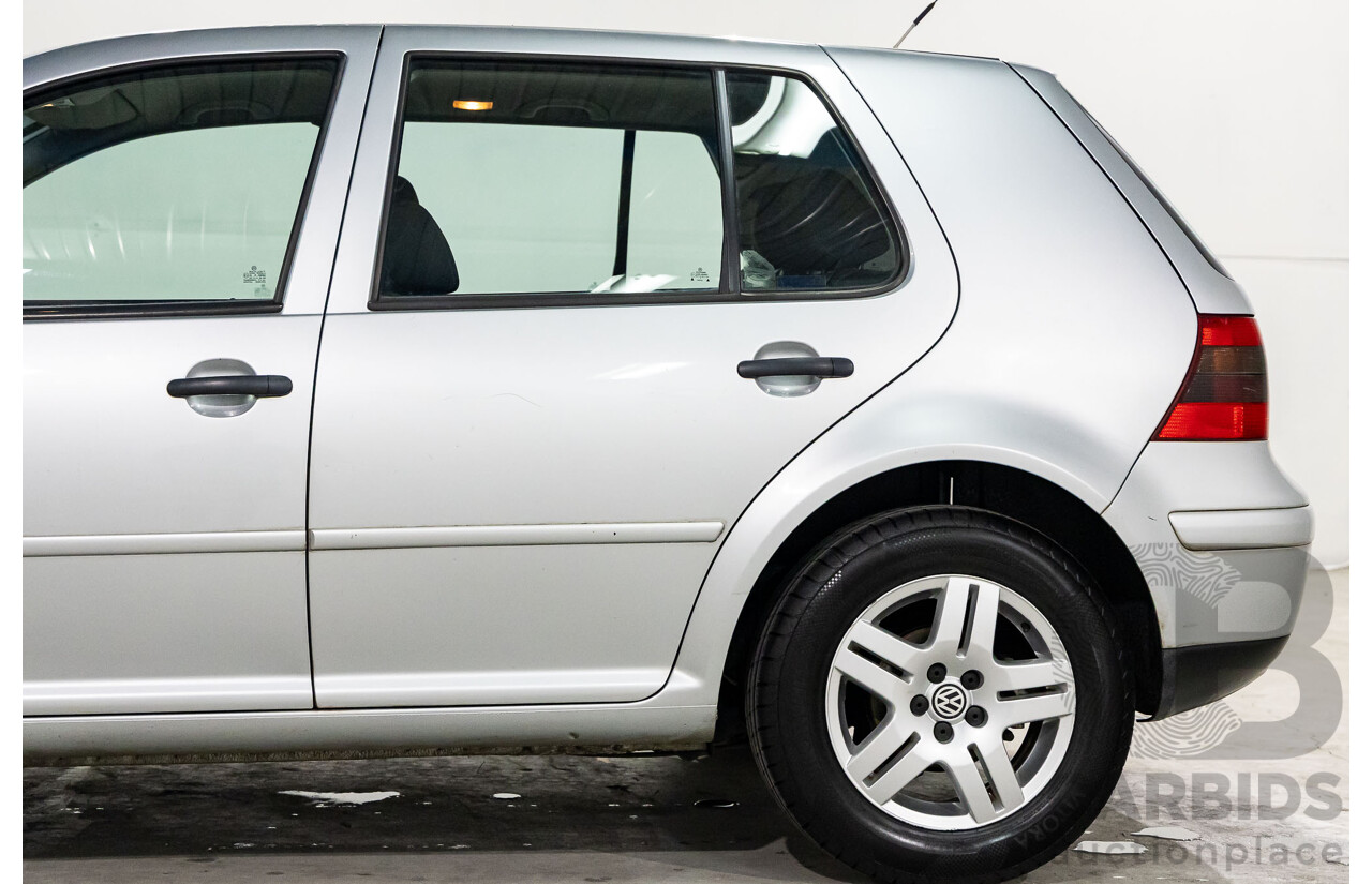 11/2003 Volkswagen Golf 1.6 S  5d Hatchback Reflex Silver 1.6L