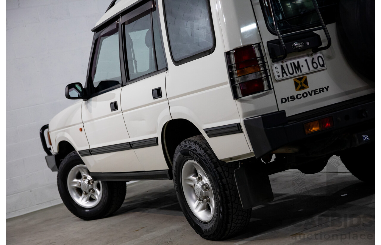 6/1999 Land Rover Discovery SE7 (4x4) 4d Wagon White V8 4.0L