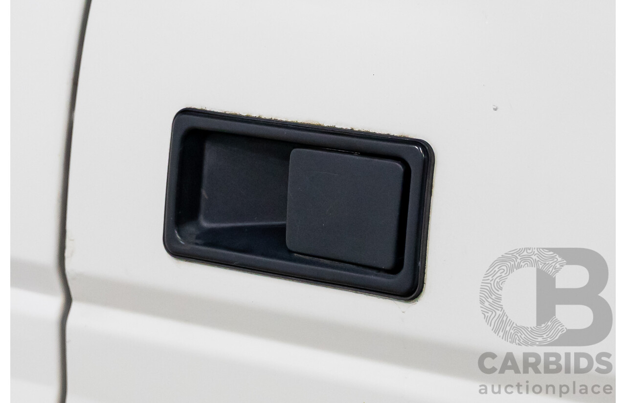 6/1999 Land Rover Discovery SE7 (4x4) 4d Wagon White V8 4.0L