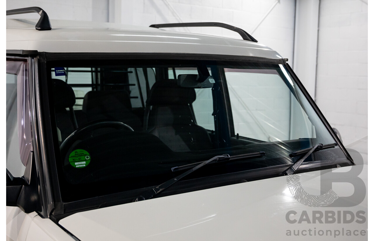 6/1999 Land Rover Discovery SE7 (4x4) 4d Wagon White V8 4.0L