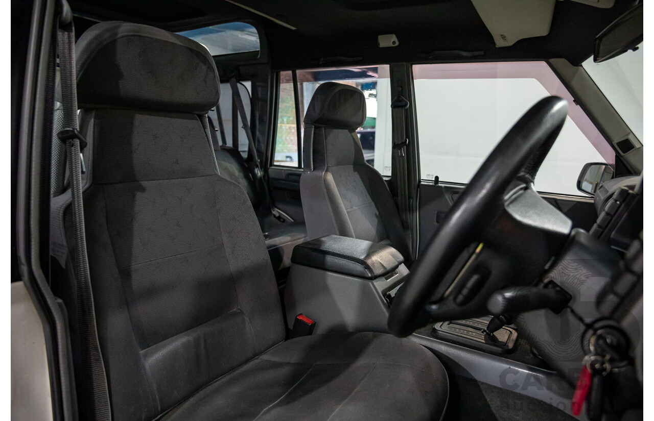 6/1999 Land Rover Discovery SE7 (4x4) 4d Wagon White V8 4.0L