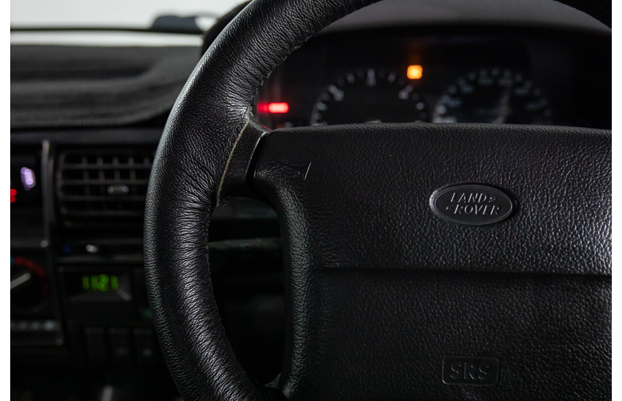 6/1999 Land Rover Discovery SE7 (4x4) 4d Wagon White V8 4.0L