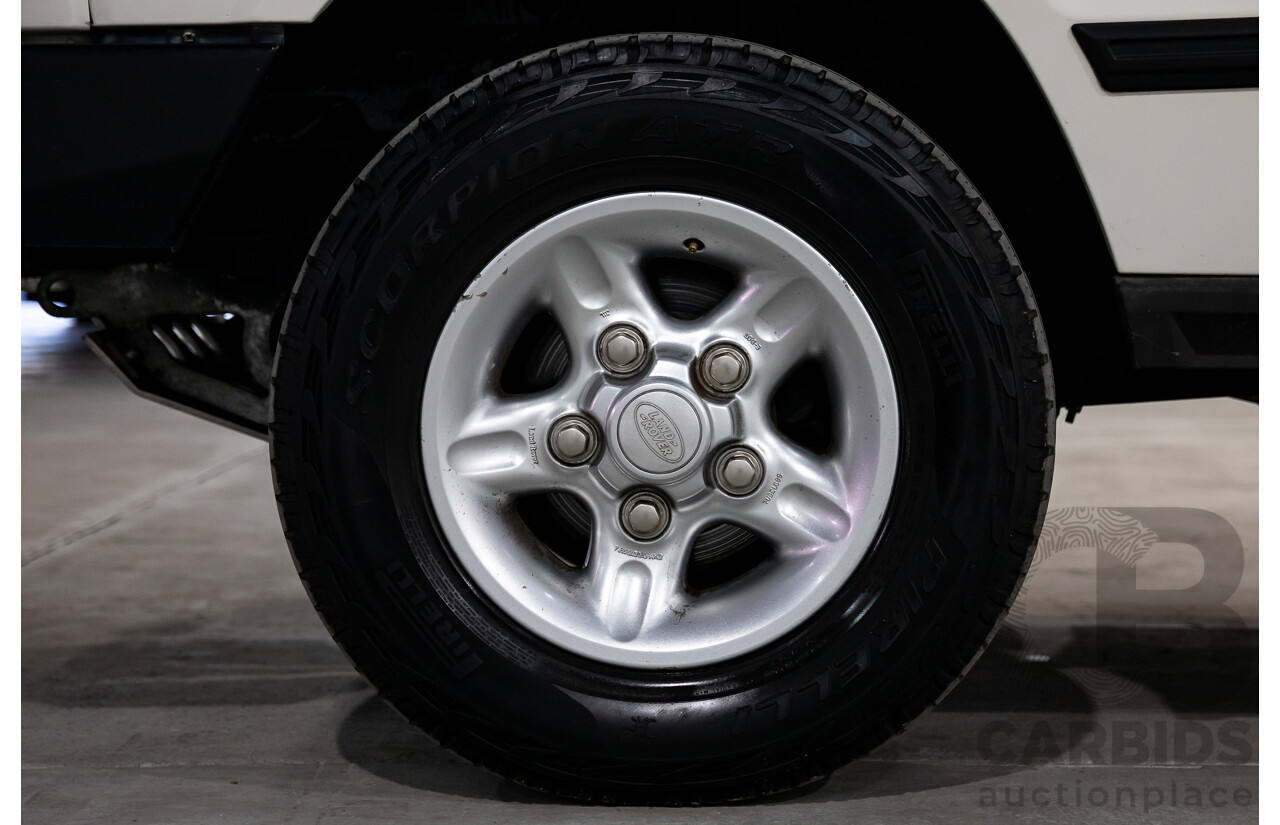 6/1999 Land Rover Discovery SE7 (4x4) 4d Wagon White V8 4.0L