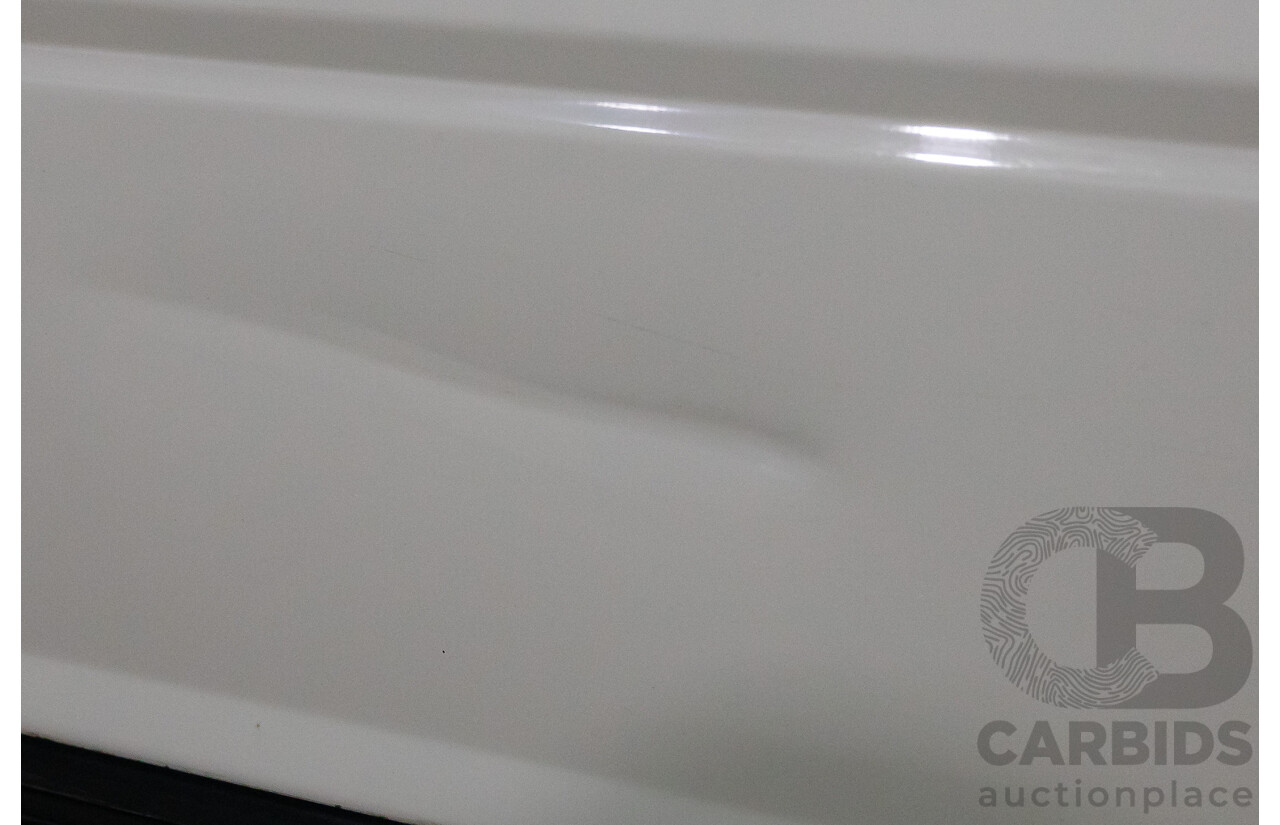 6/1999 Land Rover Discovery SE7 (4x4) 4d Wagon White V8 4.0L