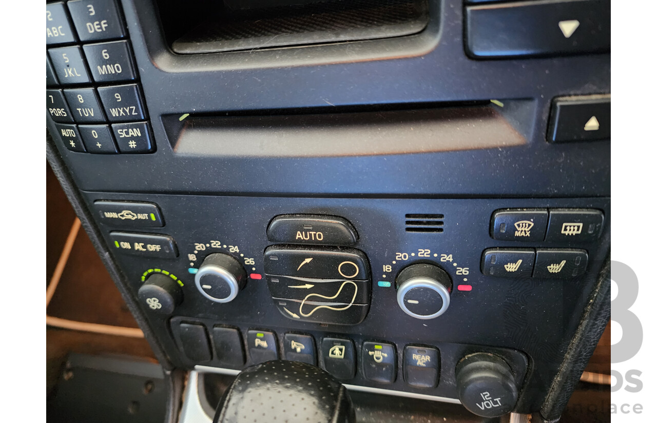 2/2014 Volvo XC90 D5 R-Design (AWD)  MY14 4d Wagon Blue Turbo Diesel 2.4L