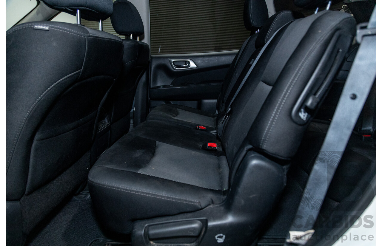 08/2017 Nissan Pathfinder ST R52 MY17 Series 2 4D Wagon White V6 3.5L