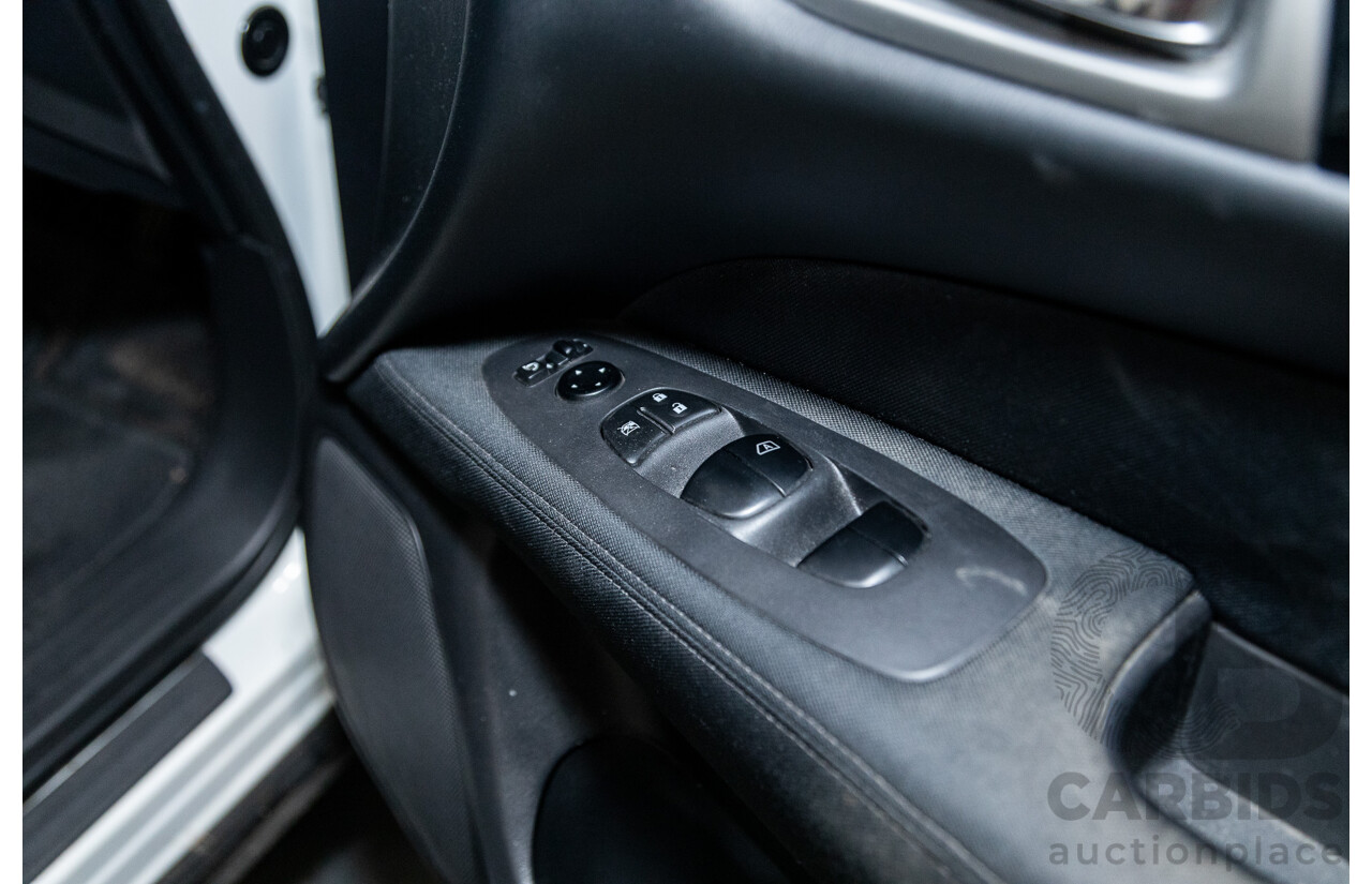 08/2017 Nissan Pathfinder ST R52 MY17 Series 2 4D Wagon White V6 3.5L