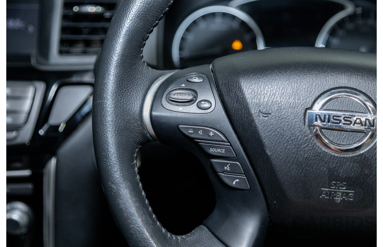 08/2017 Nissan Pathfinder ST R52 MY17 Series 2 4D Wagon White V6 3.5L