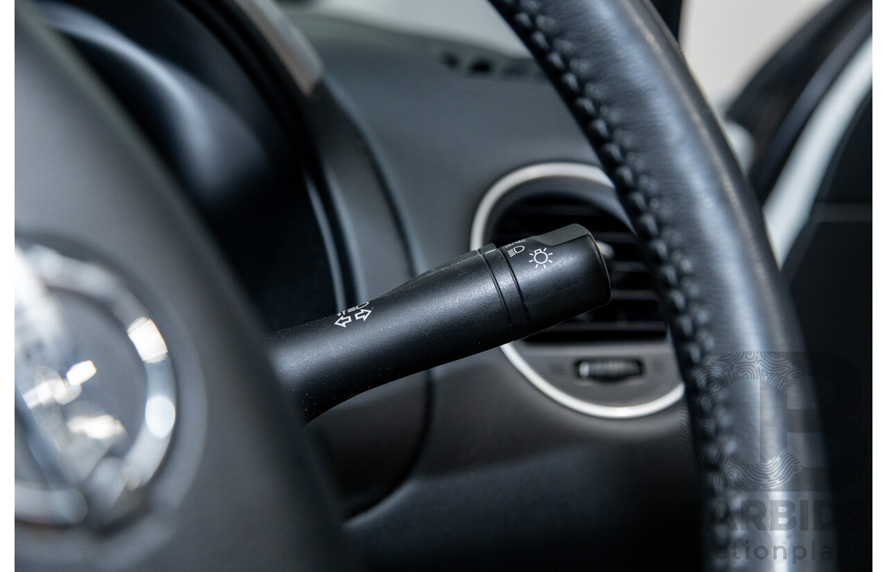 08/2017 Nissan Pathfinder ST R52 MY17 Series 2 4D Wagon White V6 3.5L