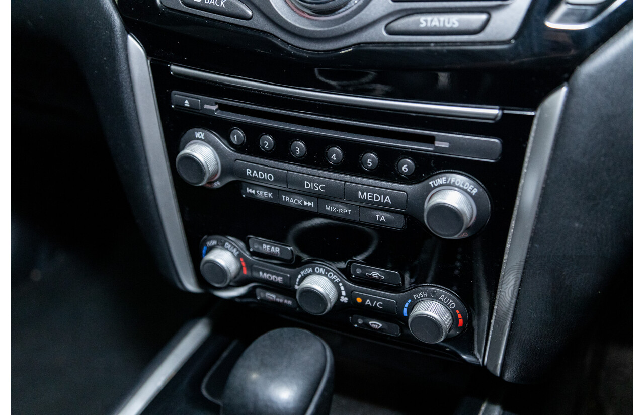 08/2017 Nissan Pathfinder ST R52 MY17 Series 2 4D Wagon White V6 3.5L