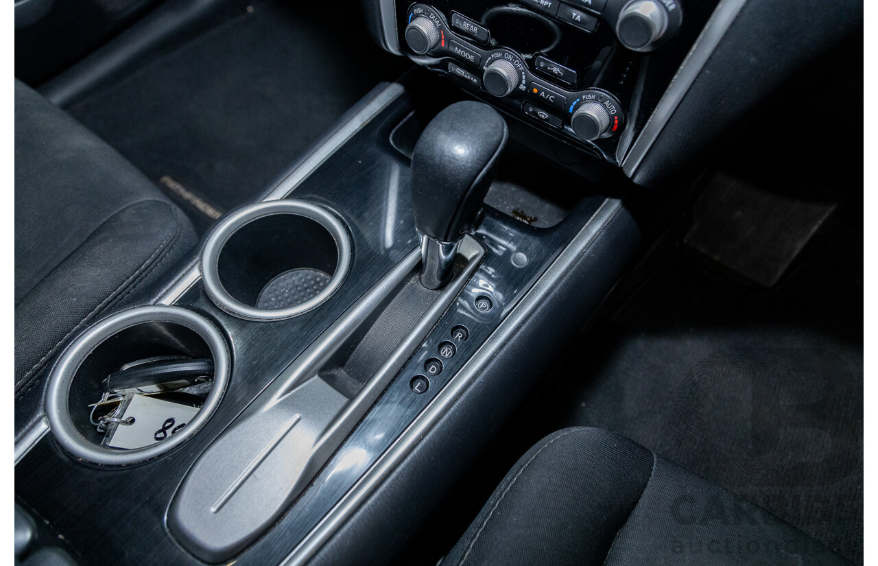 08/2017 Nissan Pathfinder ST R52 MY17 Series 2 4D Wagon White V6 3.5L