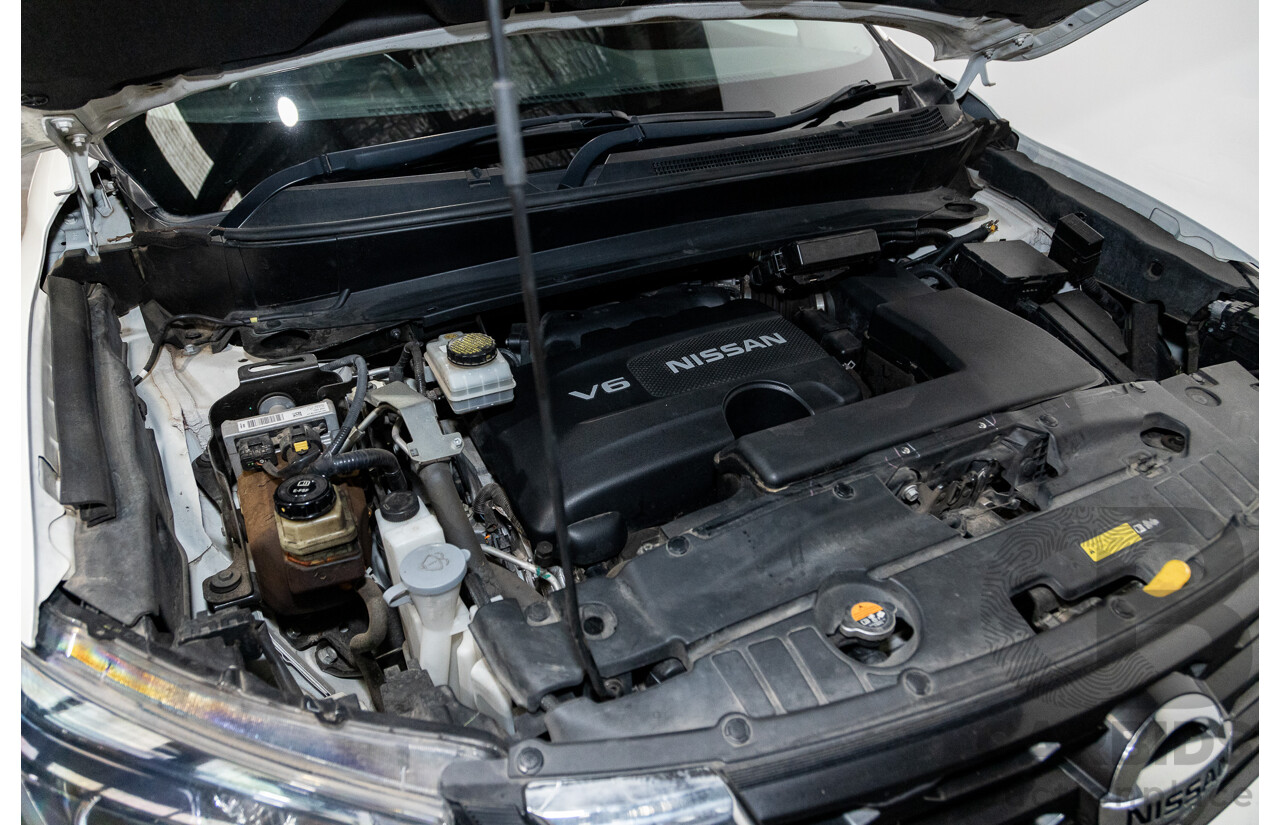 08/2017 Nissan Pathfinder ST R52 MY17 Series 2 4D Wagon White V6 3.5L