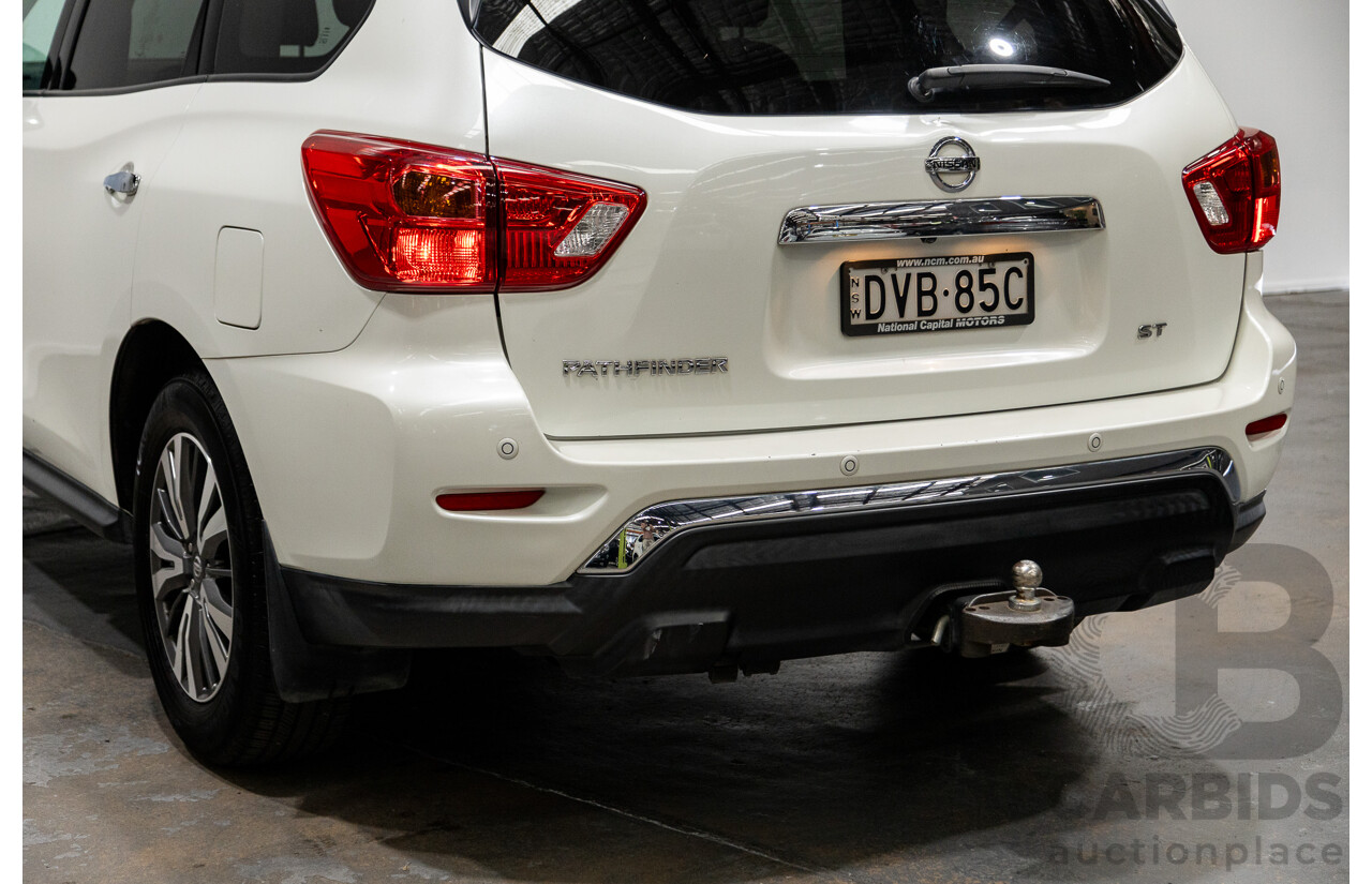 08/2017 Nissan Pathfinder ST R52 MY17 Series 2 4D Wagon White V6 3.5L