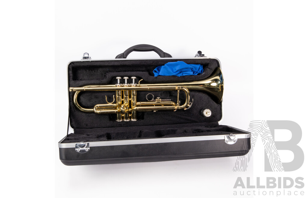 Brass Huxley Trumpet with Hard Case, Mouthpiece & Cloth
