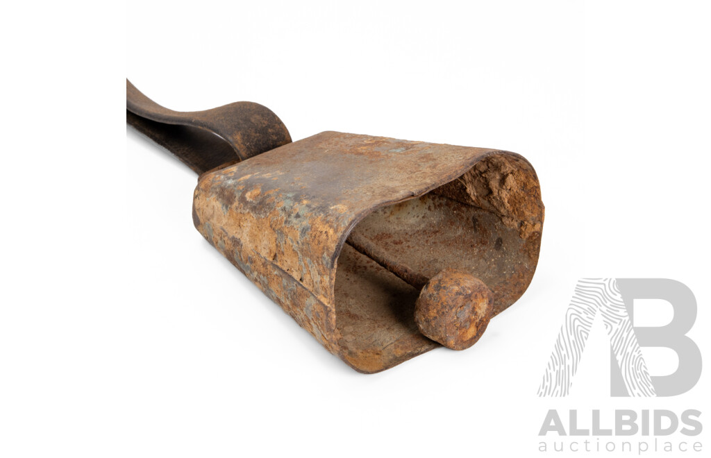 Antique Size 4 Russell & Erwin Cow Bell with Leather Strap, 45 cm (length in entirety)