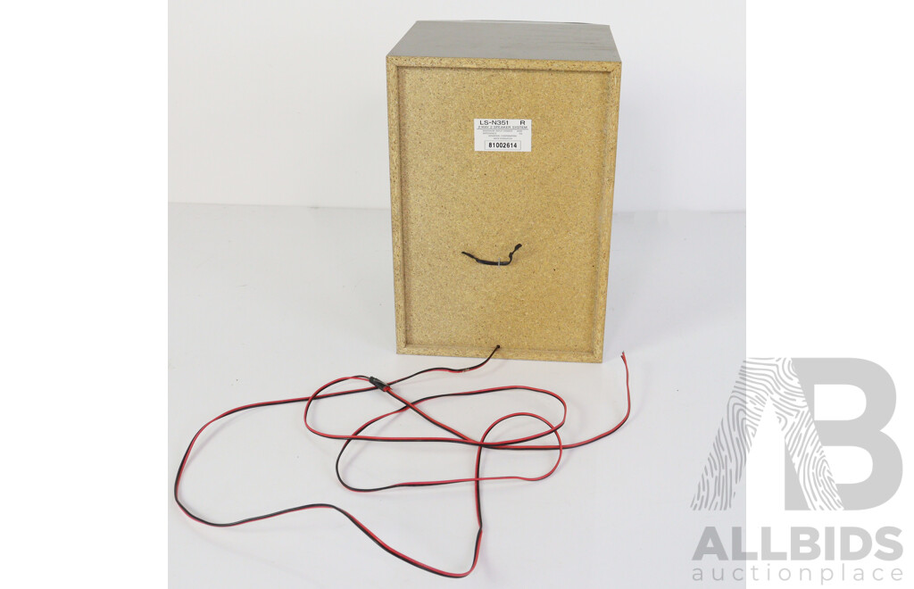 Kenwood Mini Hi Fi  Component System XD 251 with Pair LS 351 Kenwood Bass Reflex Speakers