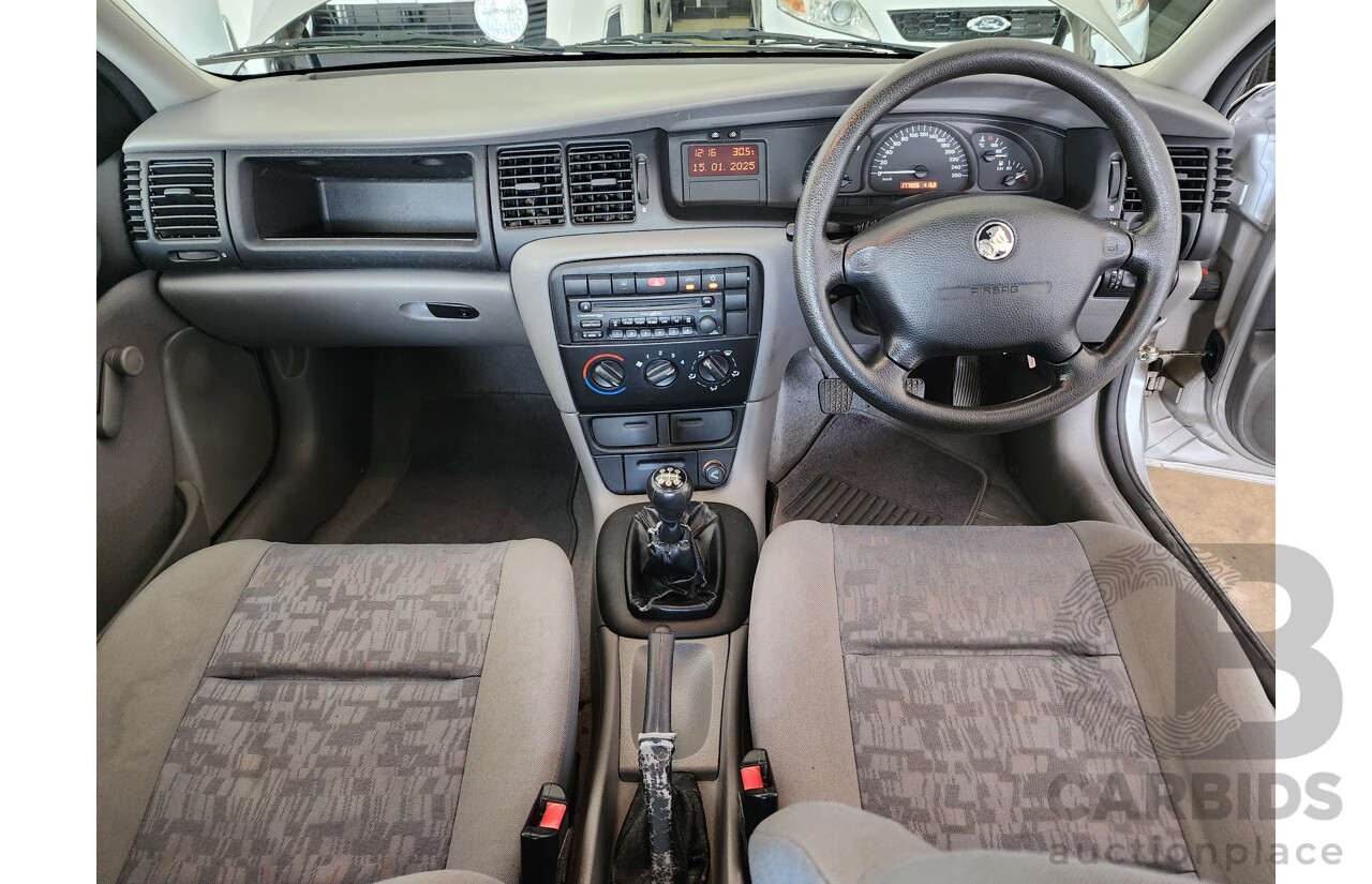 1/2001 Holden Vectra GL JSII 4d Sedan Silver 2.2L