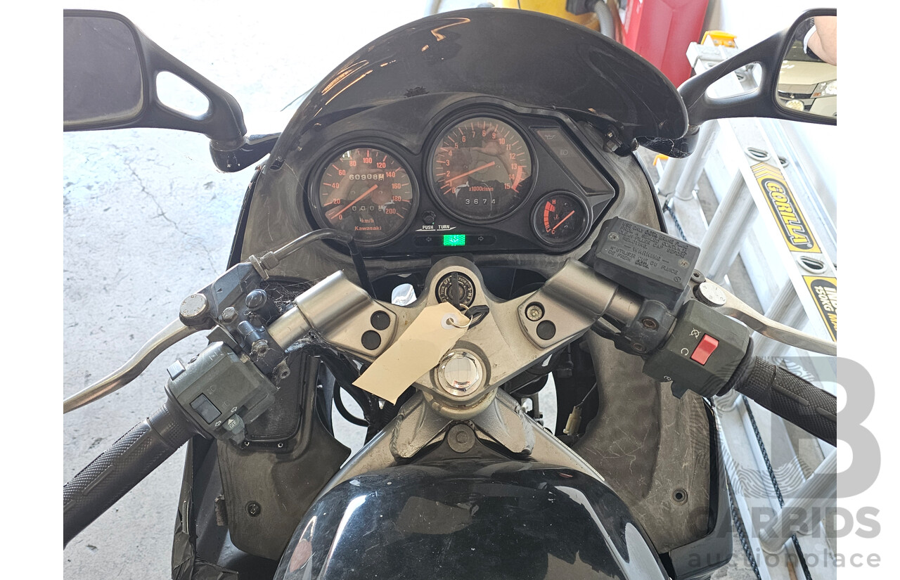11/2003 Kawasaki ZZR250 Motorcycle Black 248cc