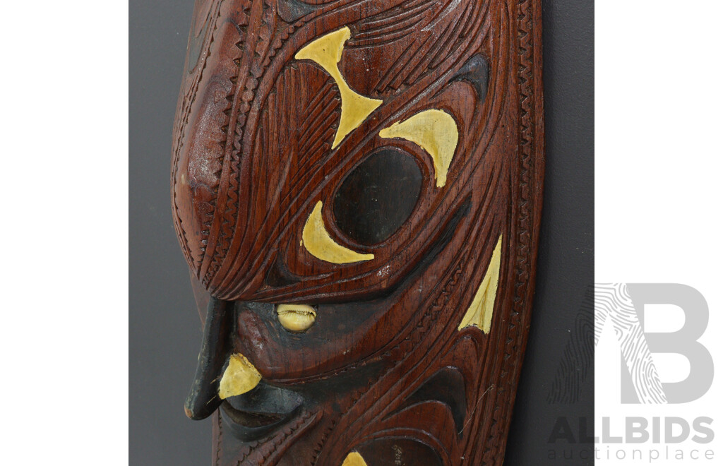 Large Hand Carved Papua New Guinea Sepik River Wooden Display Mask with Polychrome Decoration