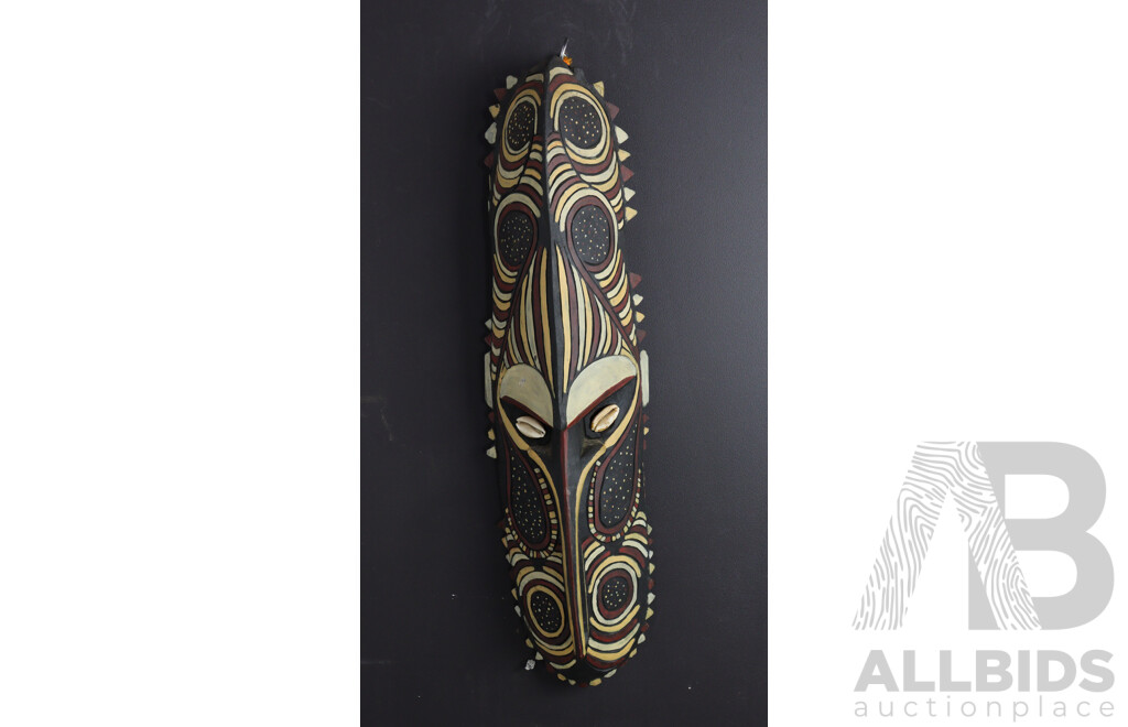 Hand Carved Papua New Guinea Sepik River Wooden Display Mask with Polychrome Decoration