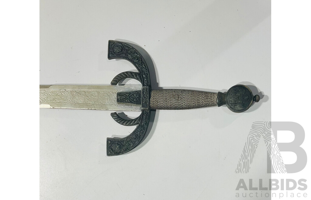 Display One Handed Long Sword with Weighted Pommel