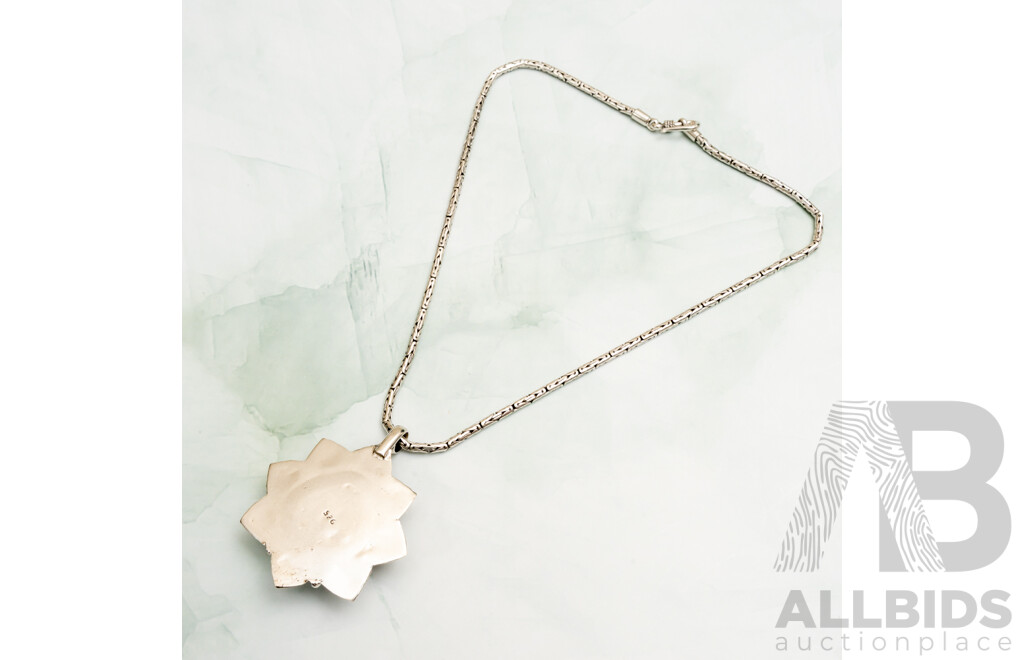 Sterling Silver Turquoise Cabochon Pendant on Decorative Snake Link Necklace, 40cm, 37.66 Grams