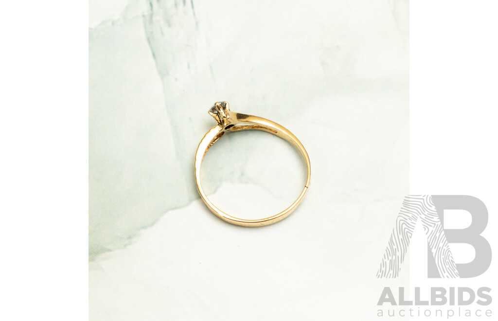 18ct Vintage Cubic Zirconia Ring, Size N, 1.52 Grams