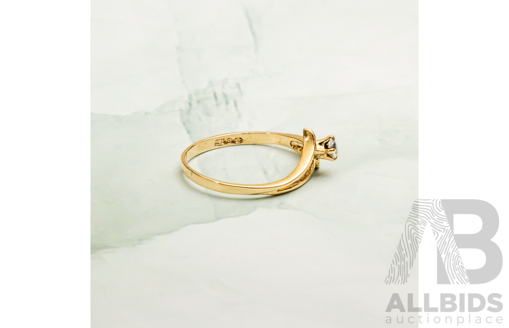 18ct Vintage Cubic Zirconia Ring, Size N, 1.52 Grams