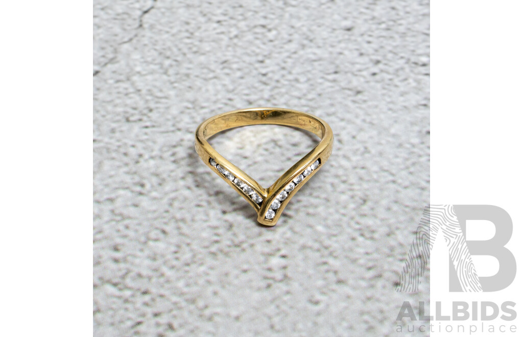 18ct Diamond Set Wishbone Wedding Ring, TDW 0.25CT, Size N, 3.10 Grams