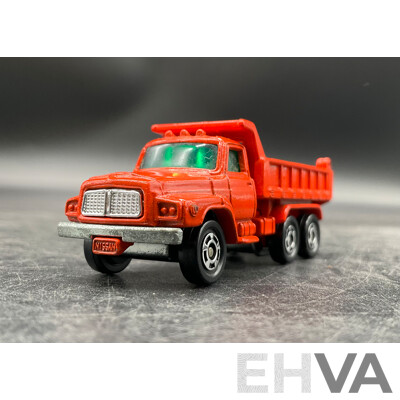 TOMICA Black Box Retired No. 16 NISSAN Diesel Dump Truck Diecast Car 1/102 - Made in Japan