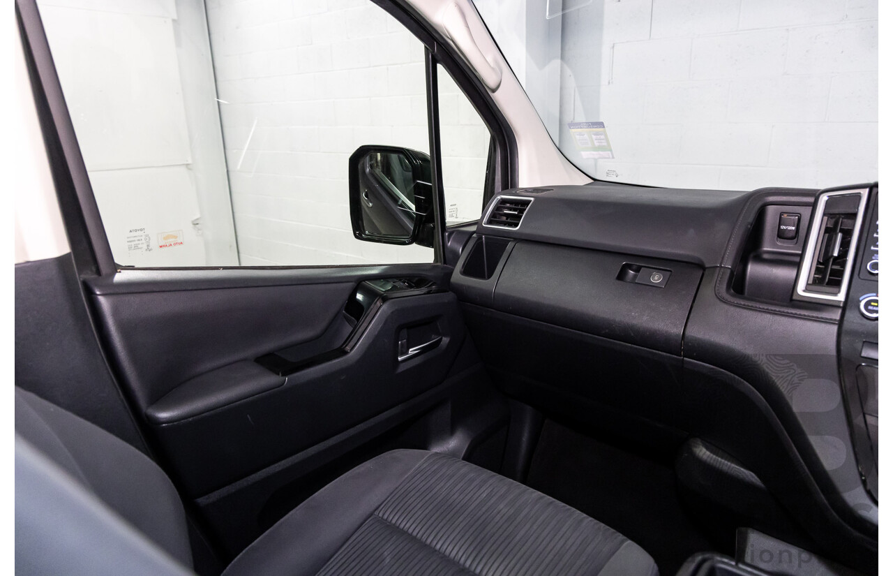 12/2019 Toyota Granvia (RWD) GDH303R 4d Wagon Graphite Metallic Turbo Diesel 2.8L - 6 Seater