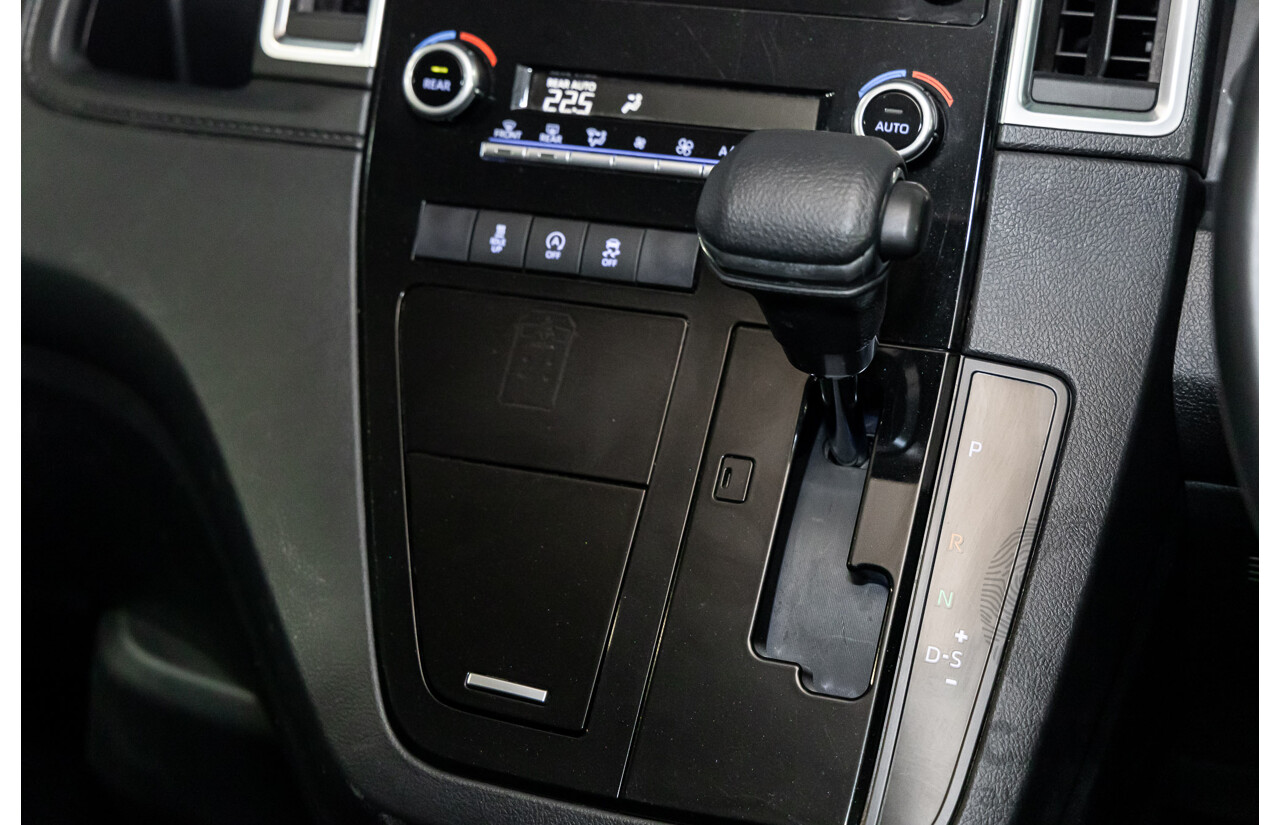 12/2019 Toyota Granvia (RWD) GDH303R 4d Wagon Graphite Metallic Turbo Diesel 2.8L - 6 Seater