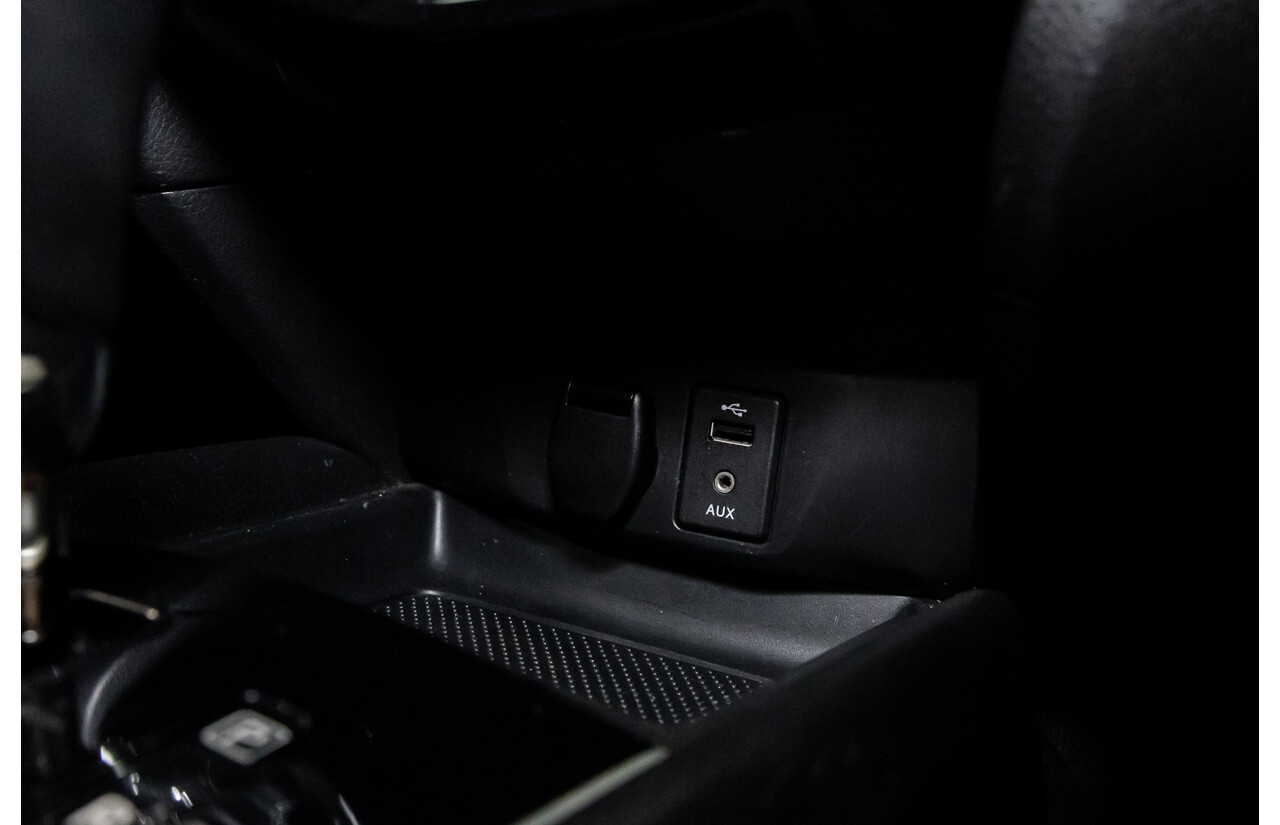 12/2019 Toyota Granvia (RWD) GDH303R 4d Wagon Graphite Metallic Turbo Diesel 2.8L - 6 Seater