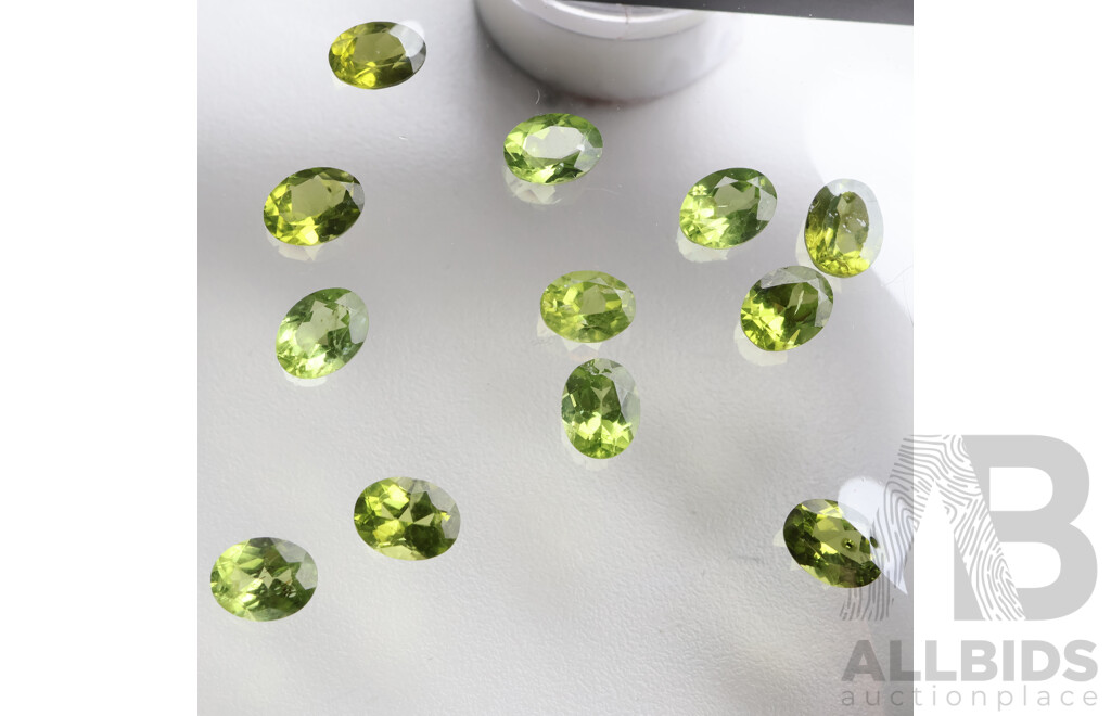 Peridot (12) Untreated Oval Faceted Unset Gemstones, 24.80ct