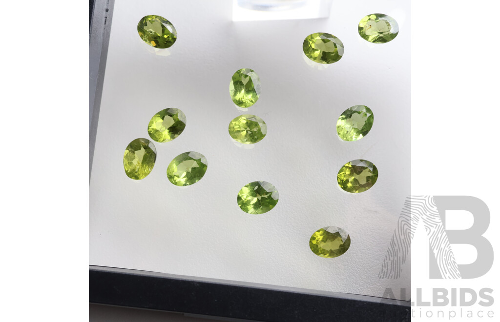 Peridot (12) Untreated Oval Faceted Unset Gemstones, 24.80ct