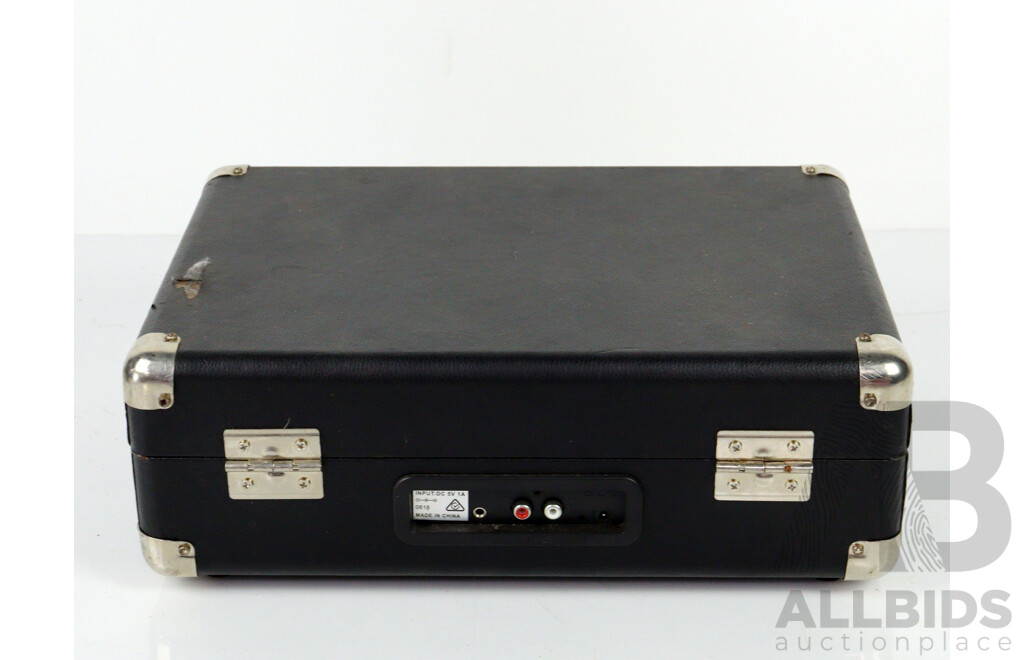 Magnavox Portable Turntable