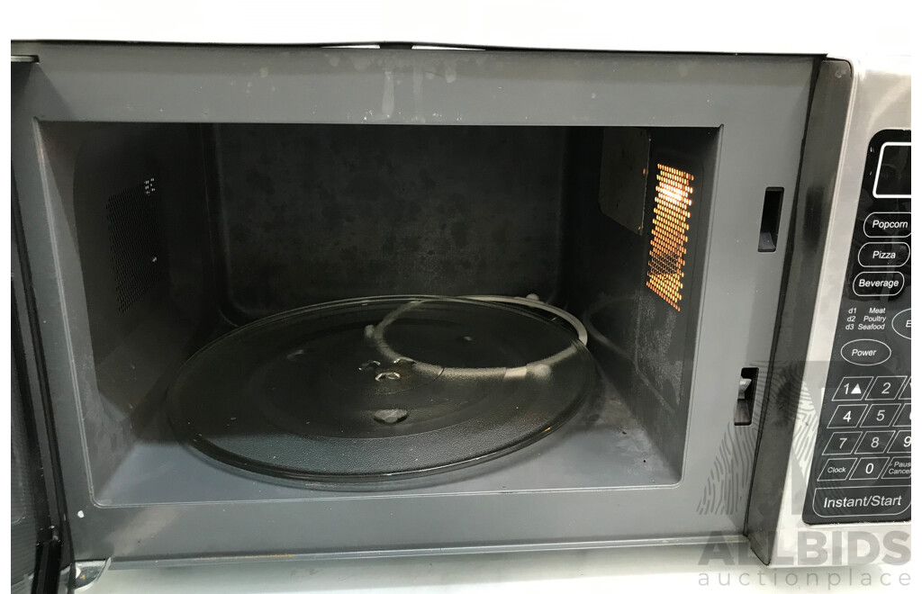 Presto 25L Stainless Steel Digital Microwave Oven