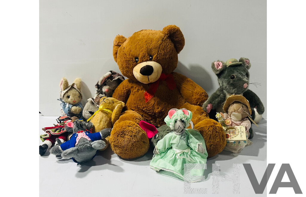 Collection Vintage and Other Teddys and Soft Toys Including Vintage Example with Articulated Limbs