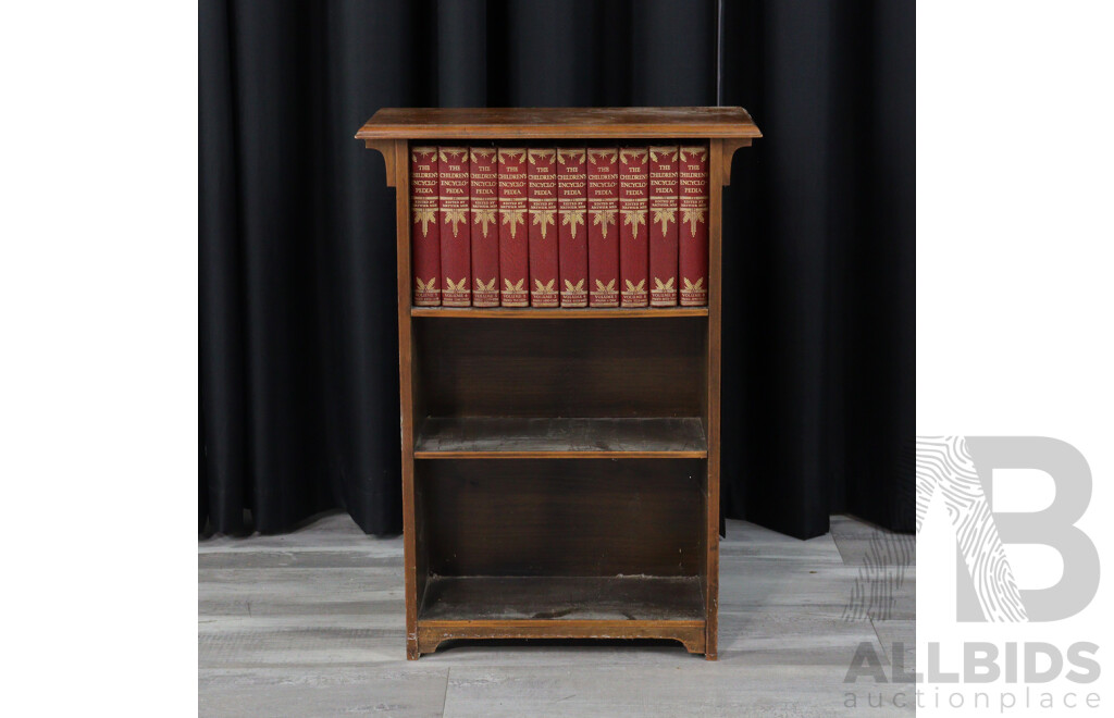 Small Maple Bookcase with Part Children’s Encyclopedia