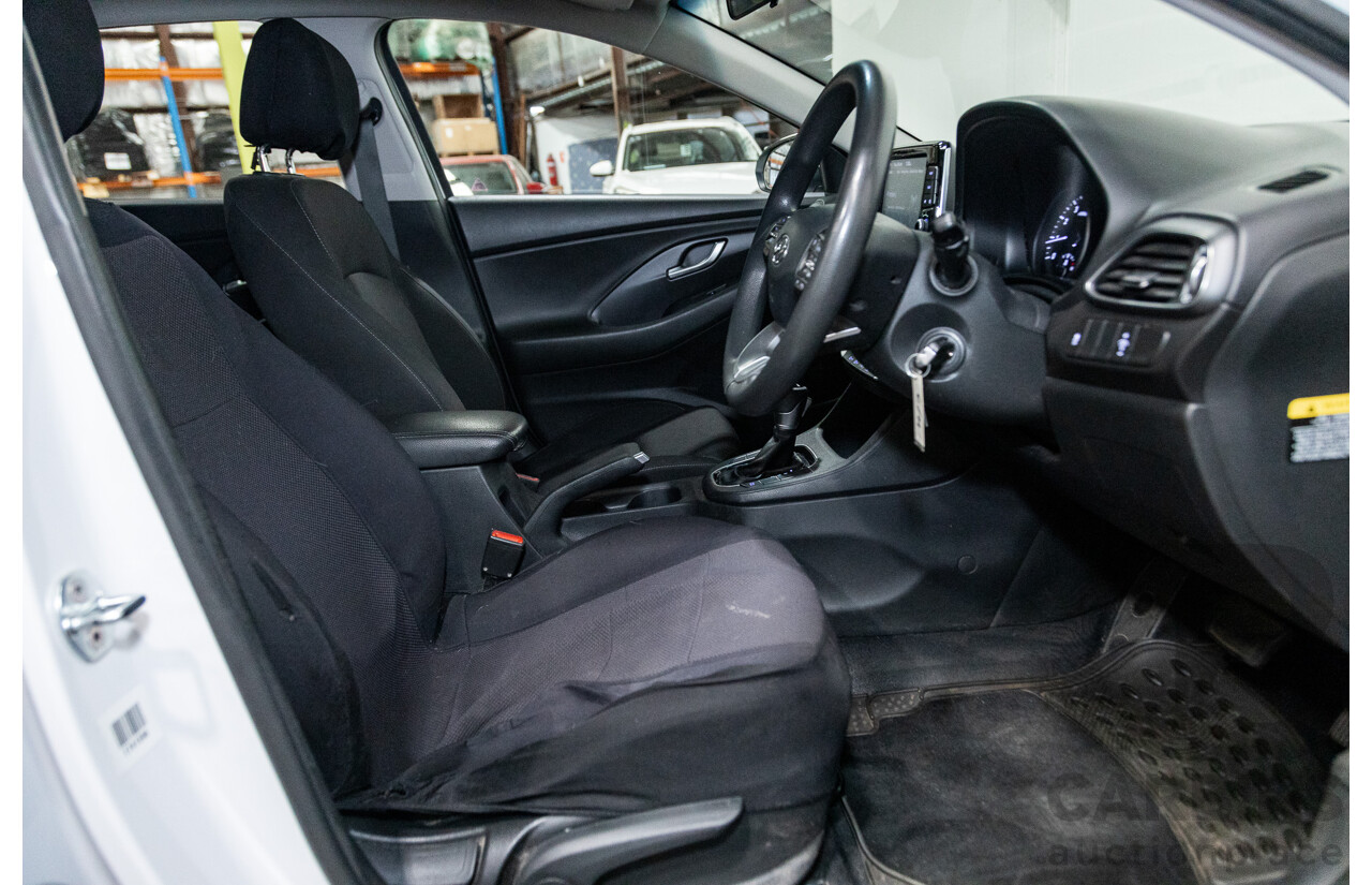 03/2018 Hyundai I30 ACTIVE FWD PD 4D Hatchback Polar White 2.0L