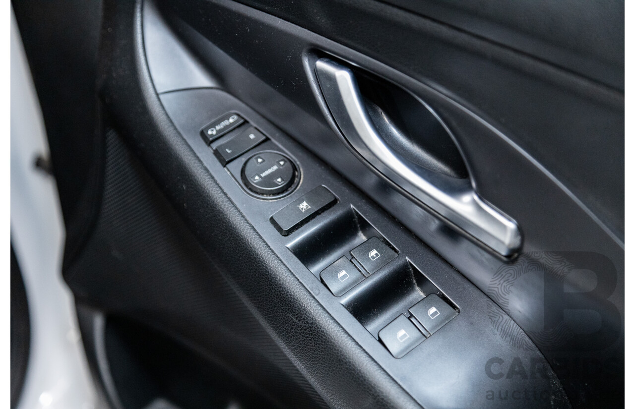 03/2018 Hyundai I30 ACTIVE FWD PD 4D Hatchback Polar White 2.0L